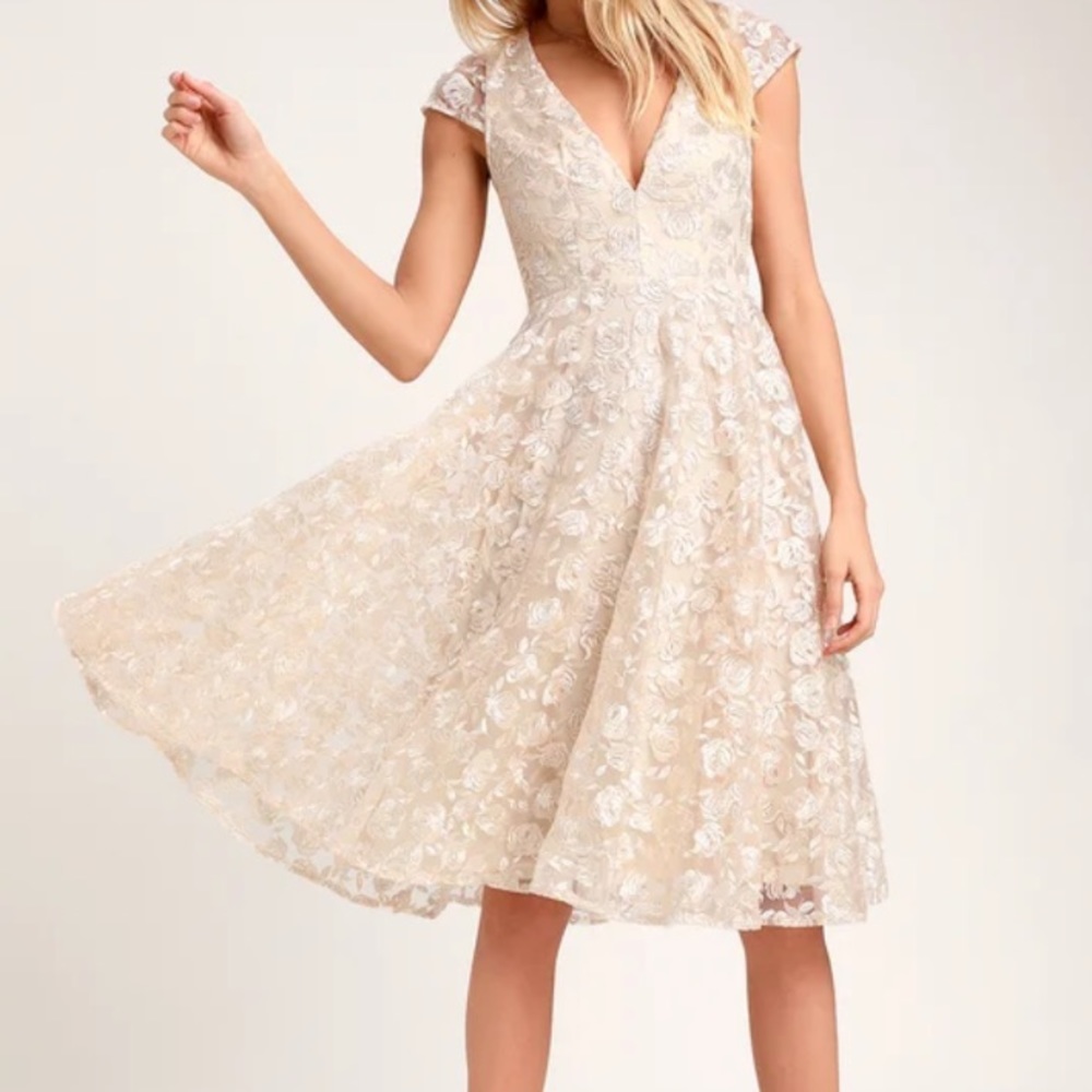 NWT Lulu’s Jaqueline Champagne Floral Embroidered Midi Dress